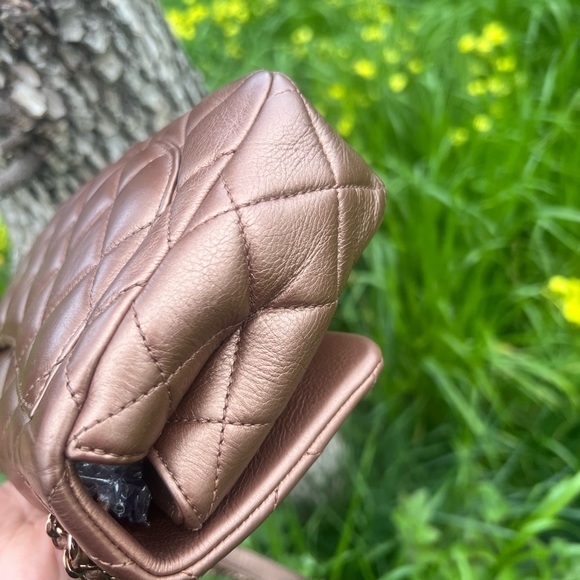 Rareš„Chanel iridescent Mini Rectangular Bronze/Copper Flap Bag - Picture 9 of 16